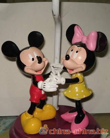 清風在握，巧藝天成 淺談樹脂工藝品中的工藝扇藝術